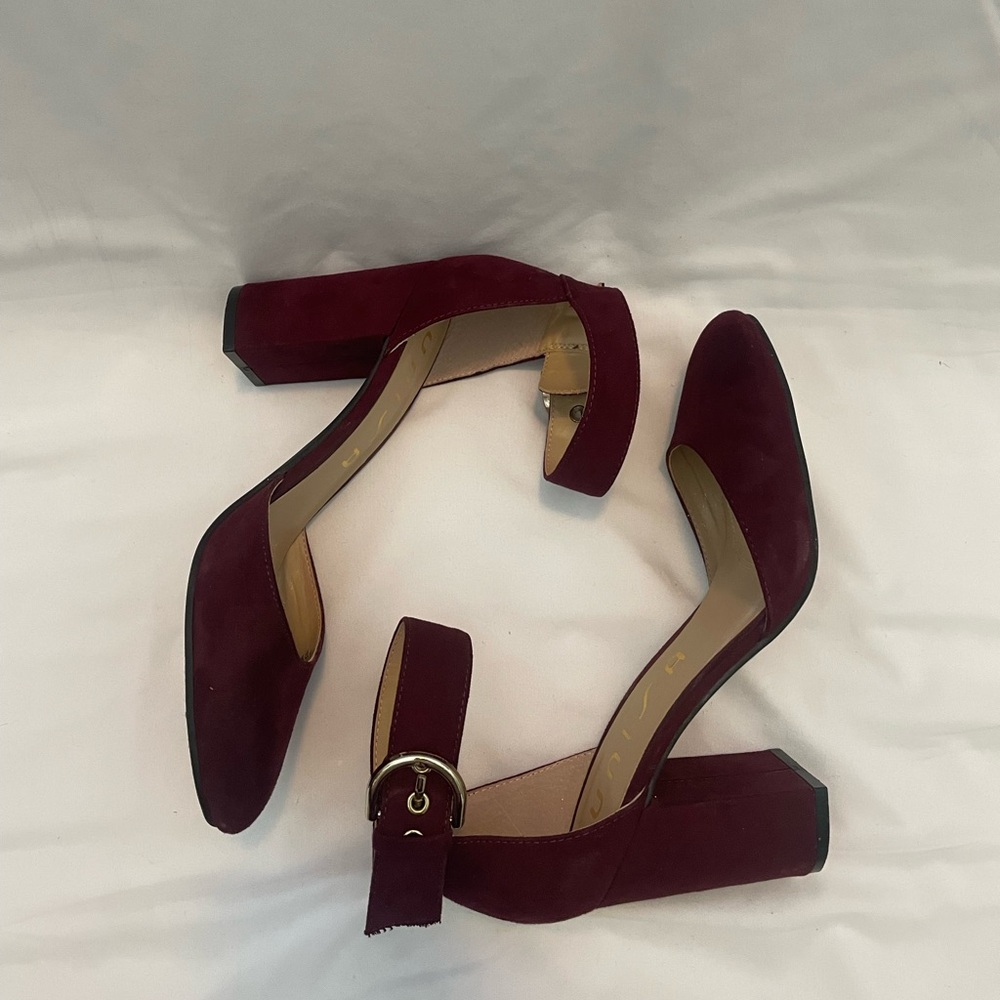 Heels - Picture 3 of 5